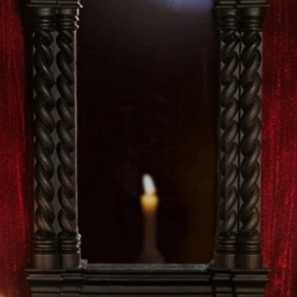 Elegant Black Wall Mirror
Brand new in original bubble wrap.
Measured 6” x 16”